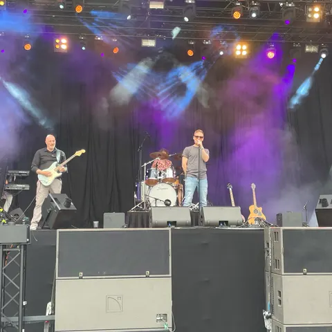 Live @ Schiefest - IDDF - Around Town, free festival show - Schiefest 2025 5