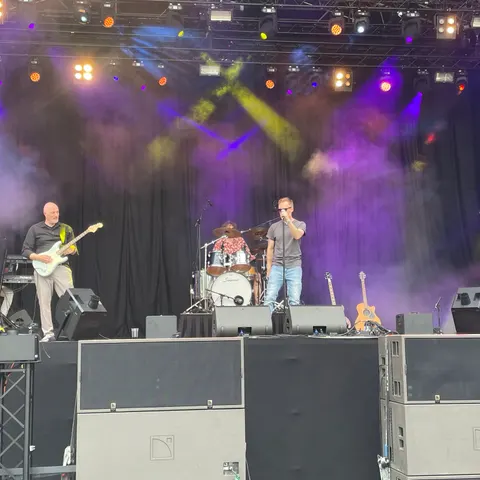 Live @ Schiefest - IDDF - Around Town, free festival show - Schiefest 2025 6